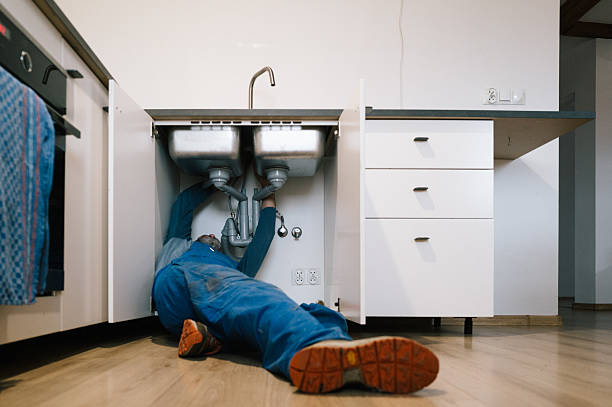 Professional Leak Detection technician working in Pleasant Ridge, MI